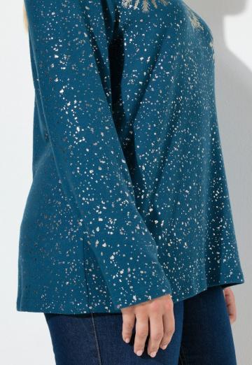 Пуловер с вырезом V