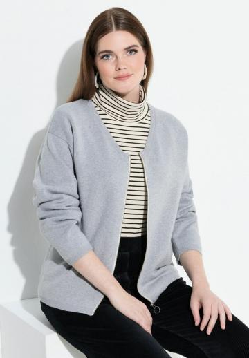 Вязаная кофта