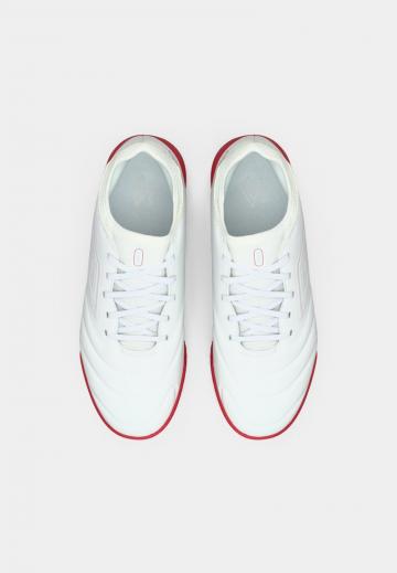 Футбольные бутсы