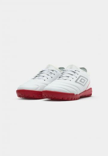 Футбольные бутсы