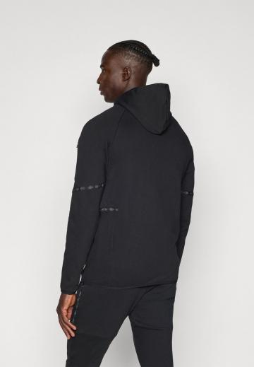 Спортивная кофта