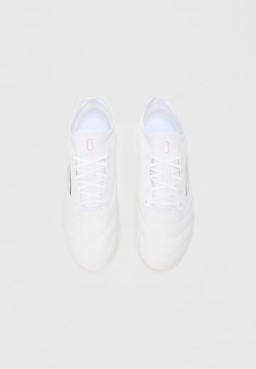 Футбольные бутсы