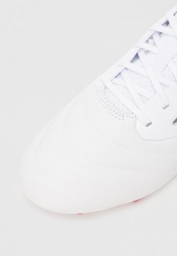 Футбольные бутсы