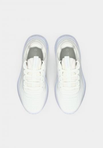 Тренировочные кроссовки