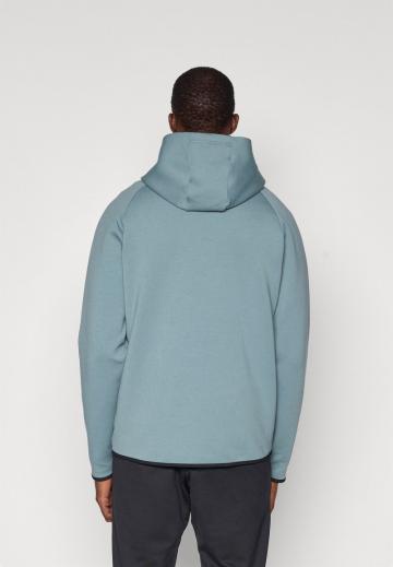 Спортивная кофта