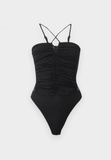 Топ на бретельках