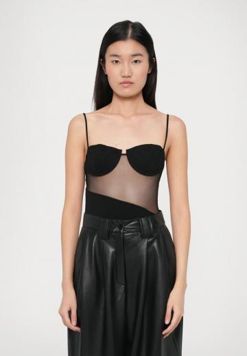 Топ на бретельках