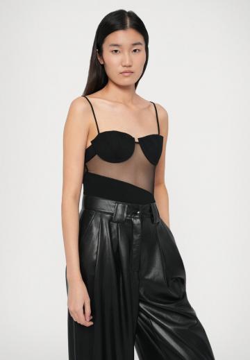 Топ на бретельках