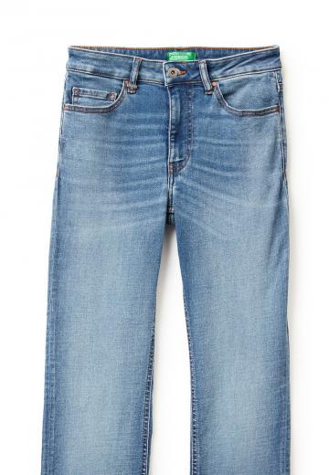 Клешеные брюки