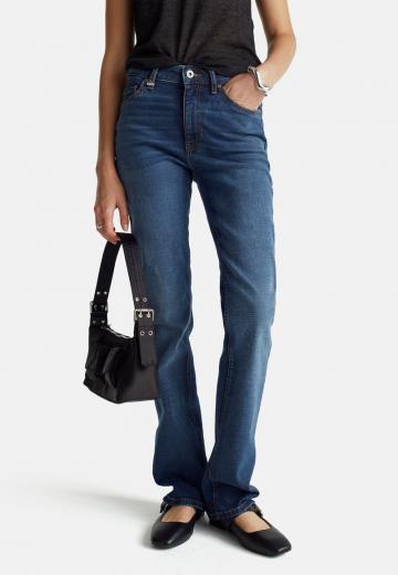Прямые джинсы