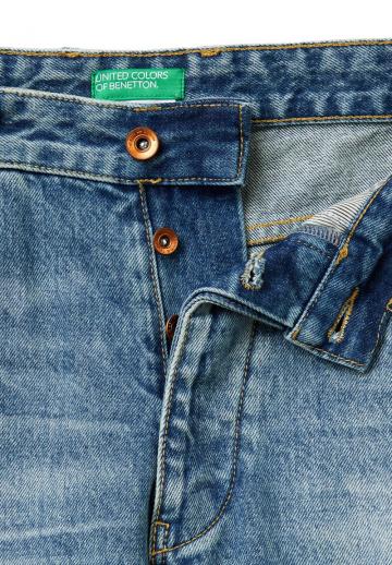 Прямые джинсы