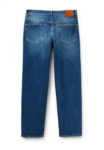 Прямые джинсы