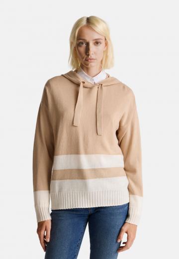 Пуловер с капюшоном