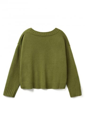 Пуловер с вырезом V