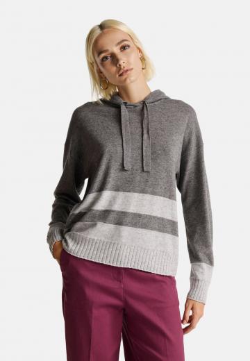 Пуловер с капюшоном
