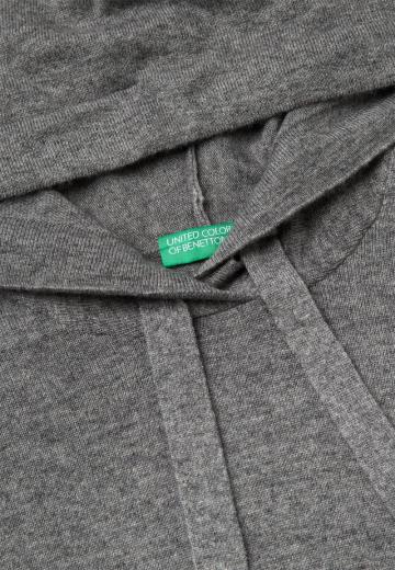 Пуловер с капюшоном