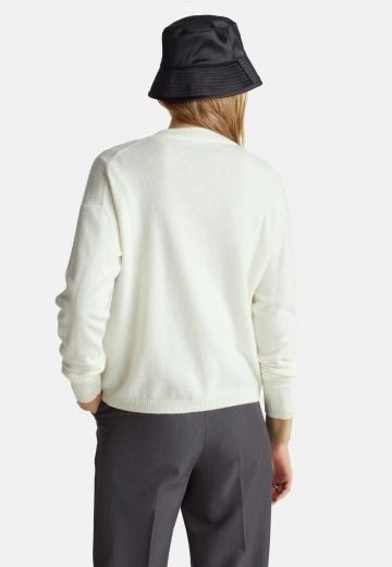 Пуловер с вырезом V