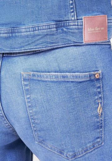 Свободные джинсы