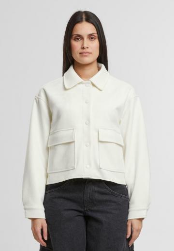 Куртка с накладнымит карманами