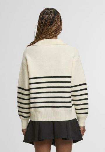 Пуловер с вырезом V