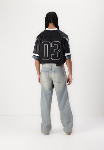 Свободные джинсы