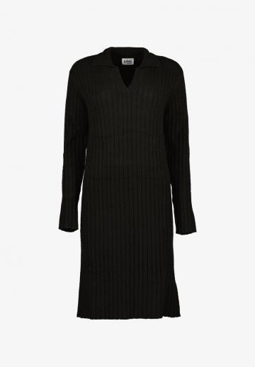 Платье футляр