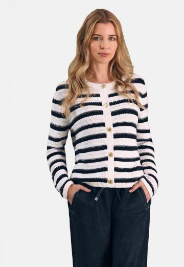 Вязаная кофта