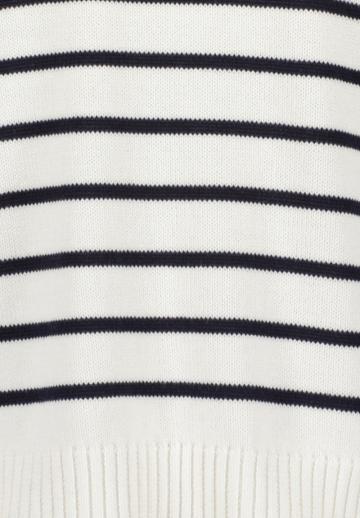 Пуловер в полоску