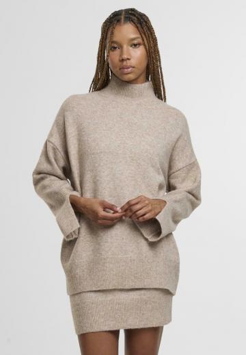 Длинный пуловер