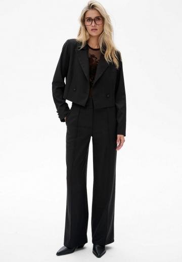 Короткий блейзер