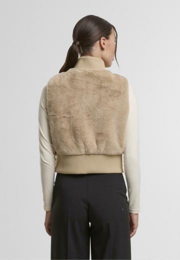 Пуховой жилет