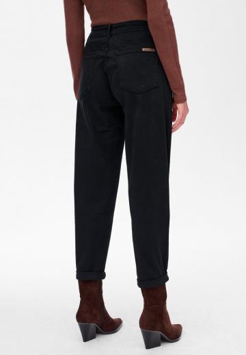 Короткие джинсы