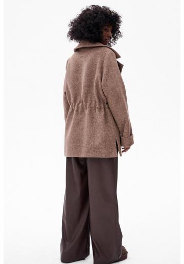 Короткое пальто