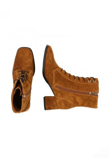 Ботинки на шнуровке