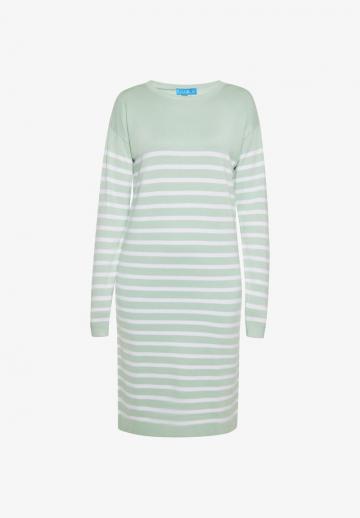 Вязаное платье