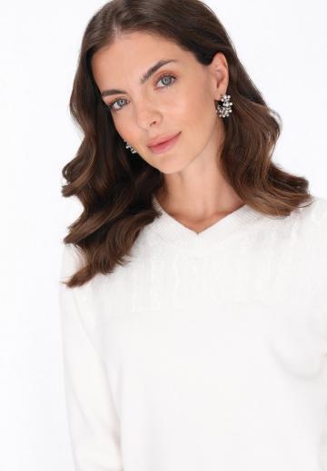 Пуловер с вырезом V