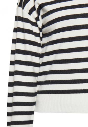 Пуловер с вырезом V