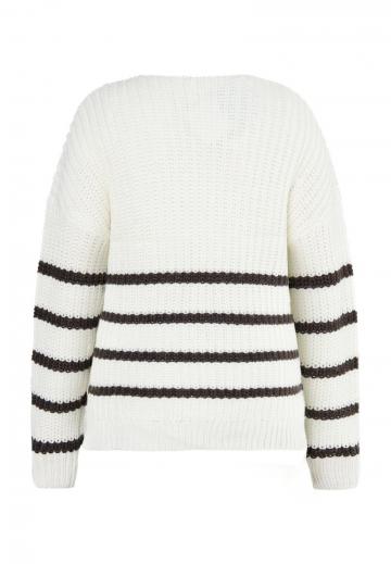 Пуловер с вырезом V