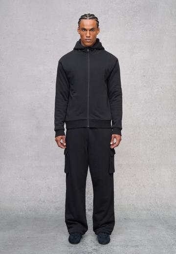 Брюки с накладными карманами