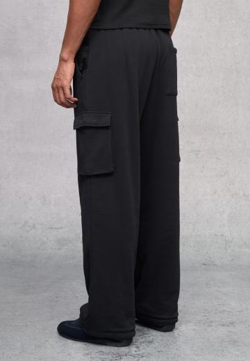 Брюки с накладными карманами