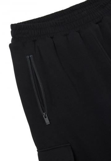 Брюки с накладными карманами