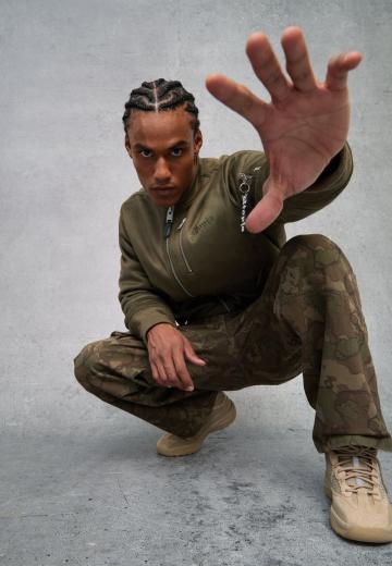 Куртка бомбер