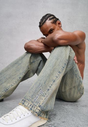 Прямые джинсы