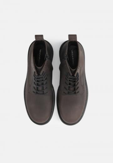 Ботинки на шнуровке