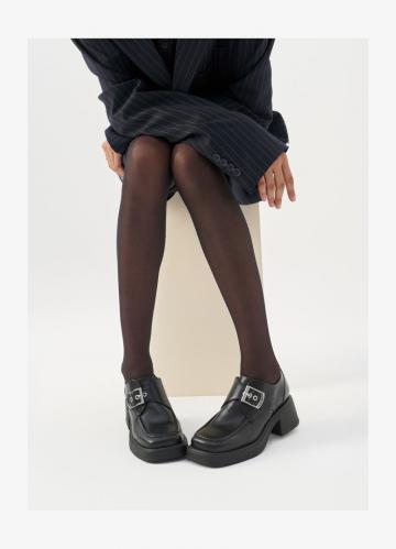 Туфли с высоким носом