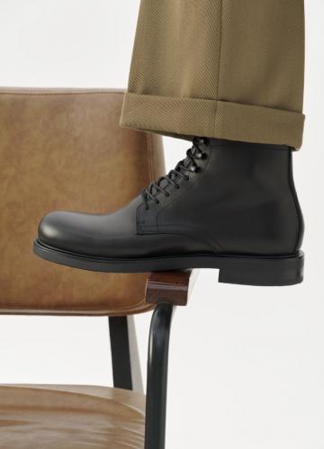 Ботинки на шнуровке