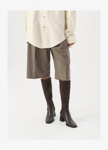 Высокие сапоги