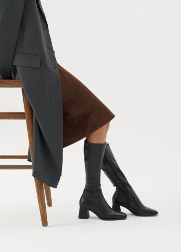 Высокие сапоги