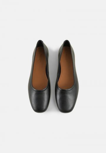 Гандбольные кроссовки