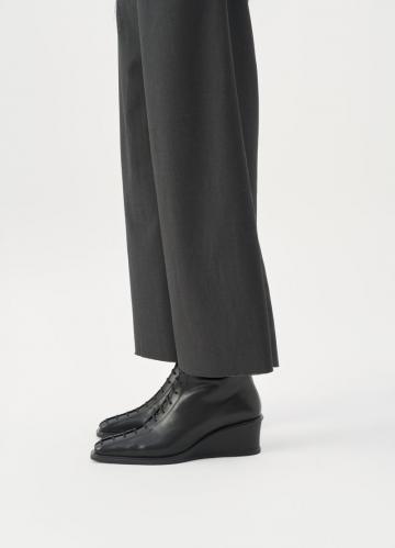 Сапожки на танкетке